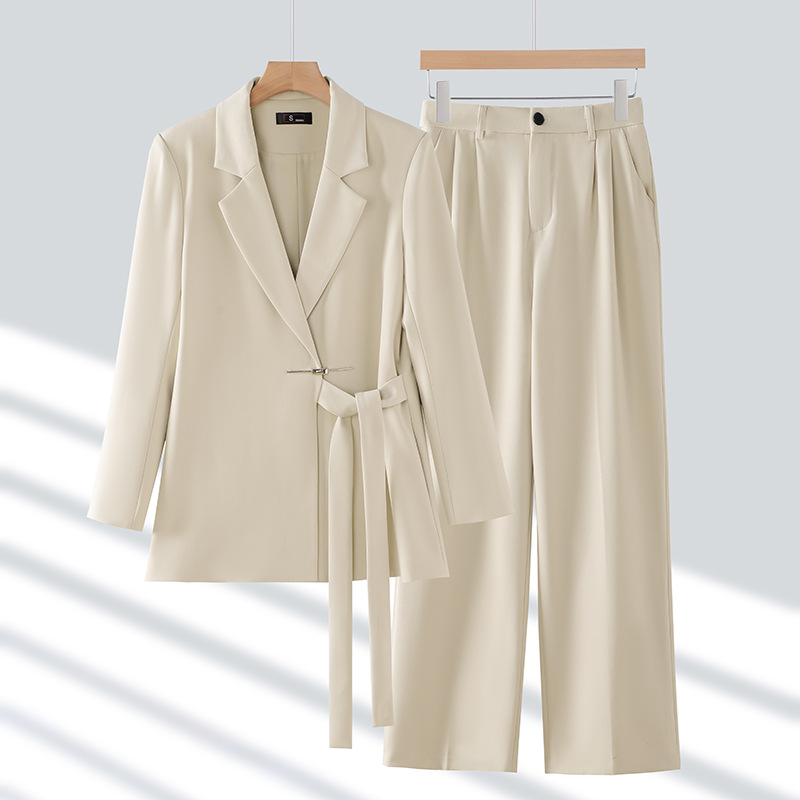 Ensemble de costume haut de ga - High End Women'S Formal Wear avis et prix